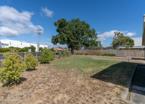 1A Racecourse Road