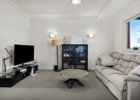 18/3-9 Warby Street