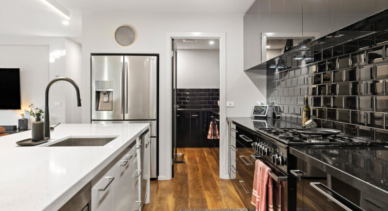 6 Rawlings Street, Lucas VIC 3350