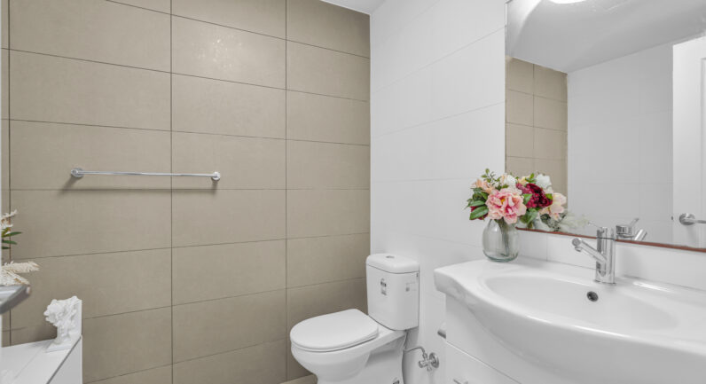39/221A Waterworth Drive, Mount Annan NSW 2567