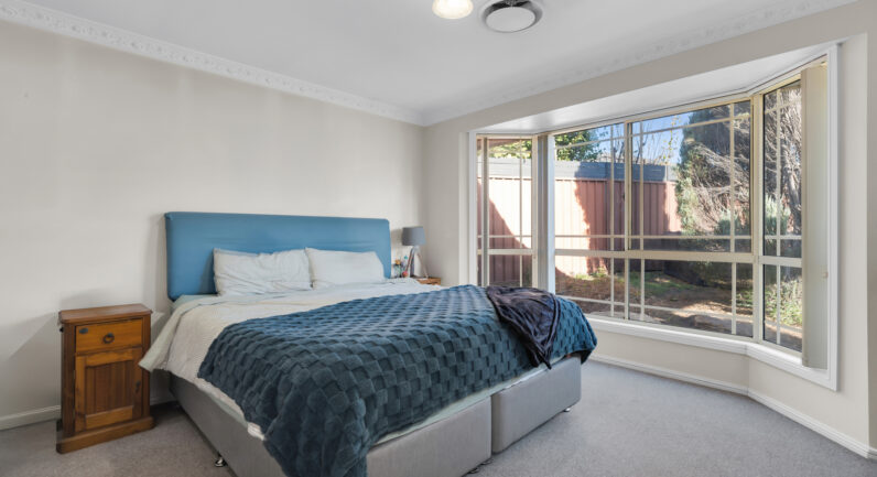 15 Moss Place, St Helens Park NSW 2560