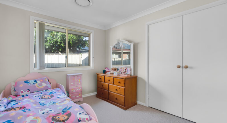 15 Moss Place, St Helens Park NSW 2560