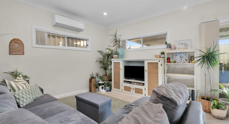 15 Moss Place, St Helens Park NSW 2560