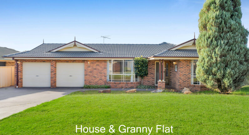 15 Moss Place, St Helens Park NSW 2560