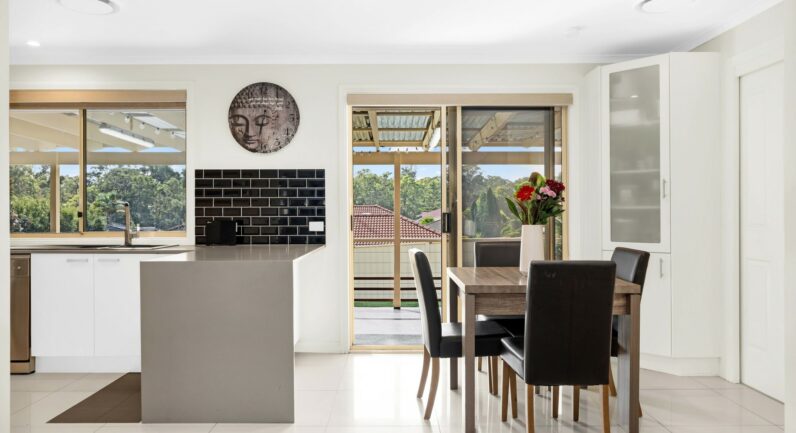 11 Carbasse Crescent, St Helens Park NSW 2560