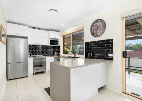 11 Carbasse Crescent