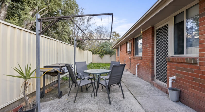 2/521 Sutton Street, Sebastopol VIC 3356