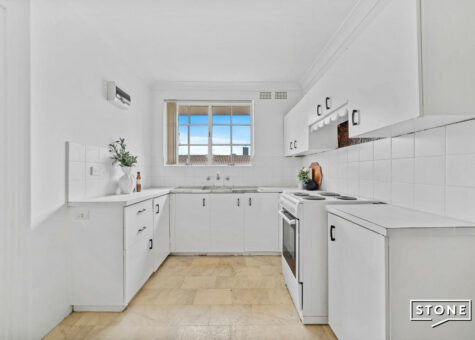 12/23 Caroline Street