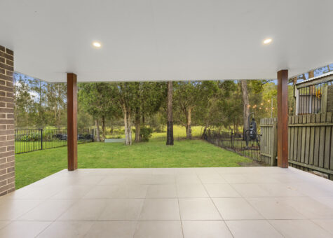2/36 Blue Wren Close