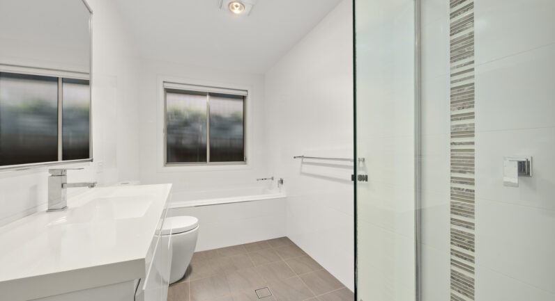 2/36 Blue Wren Close, Port Macquarie NSW 2444