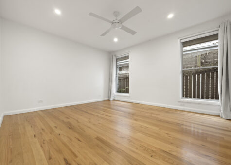 2/36 Blue Wren Close
