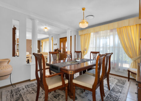 12 Phoenix Place