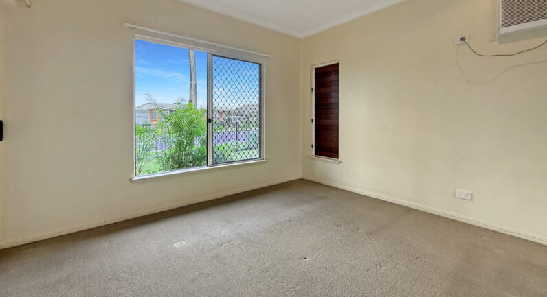 3/6 Hedley Close, Redlynch QLD 4870