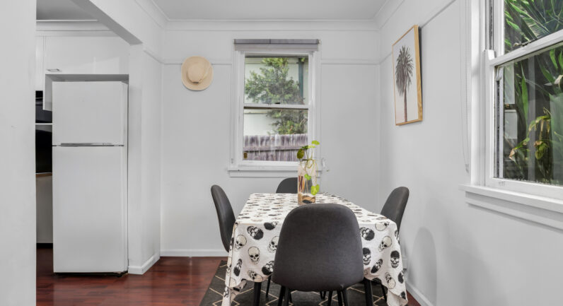 5 Dan Street, Campbelltown NSW 2560