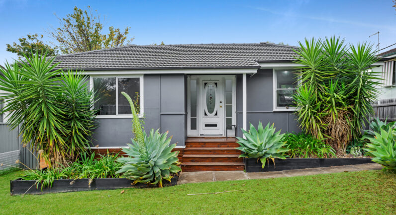 5 Dan Street, Campbelltown NSW 2560