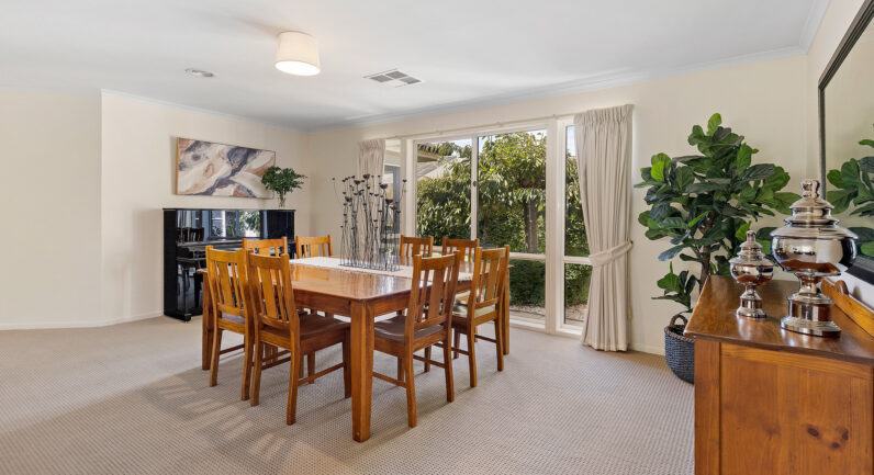 9 Kerry Way, Invermay Park VIC 3350