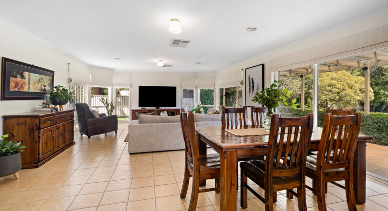 9 Kerry Way, Invermay Park VIC 3350