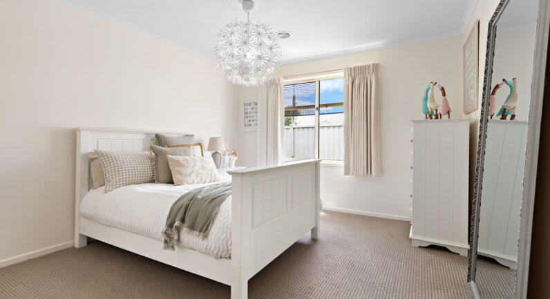 9 Kerry Way, Invermay Park VIC 3350