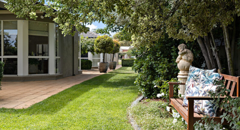 9 Kerry Way, Invermay Park VIC 3350