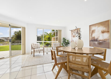 2/1 Laguna Place