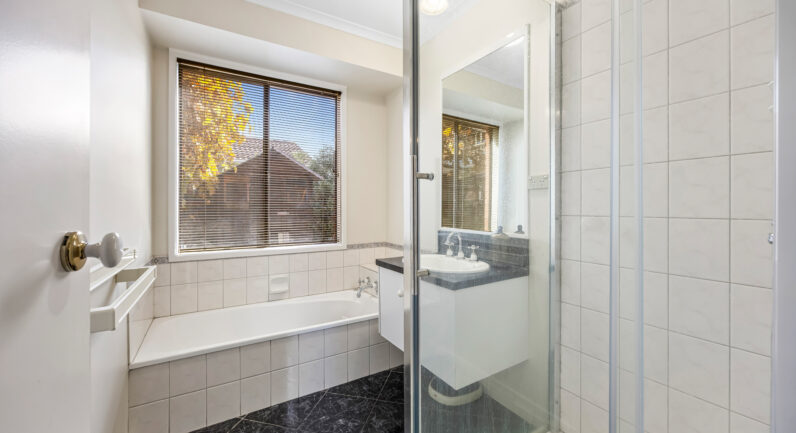 87 Marie Crescent, Wendouree VIC 3355