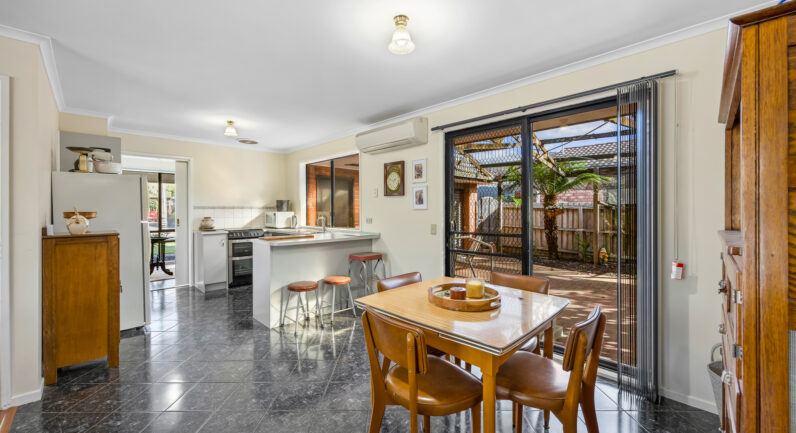87 Marie Crescent, Wendouree VIC 3355