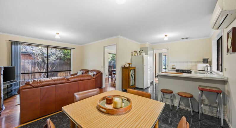 87 Marie Crescent, Wendouree VIC 3355