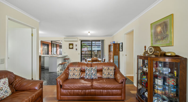 87 Marie Crescent, Wendouree VIC 3355