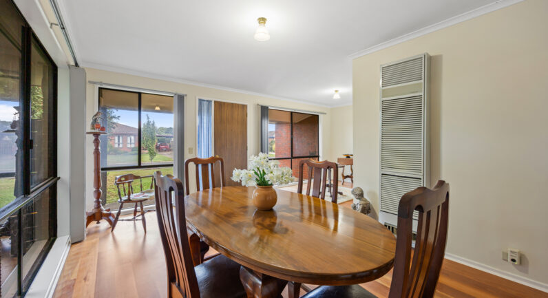 87 Marie Crescent, Wendouree VIC 3355