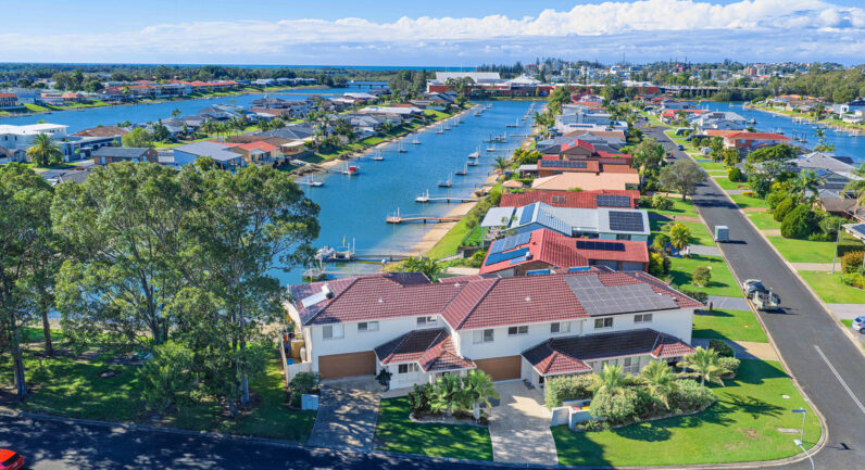 2/1 Laguna Place, Port Macquarie NSW 2444