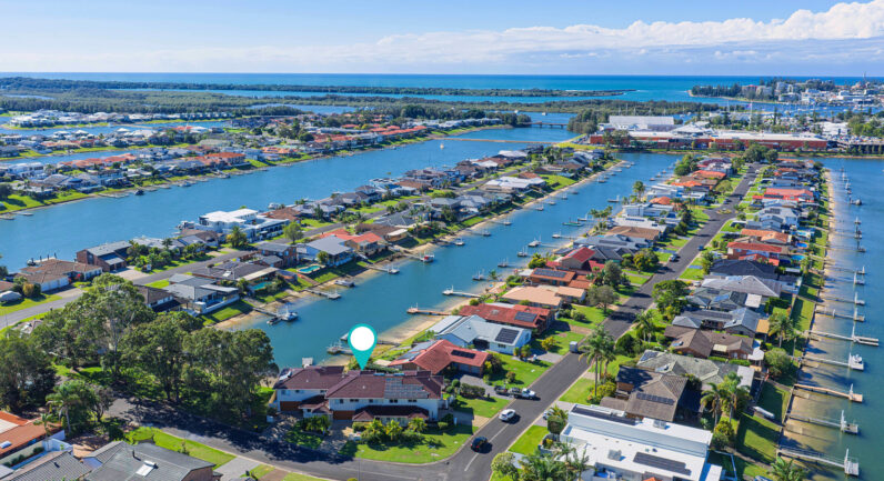 2/1 Laguna Place, Port Macquarie NSW 2444