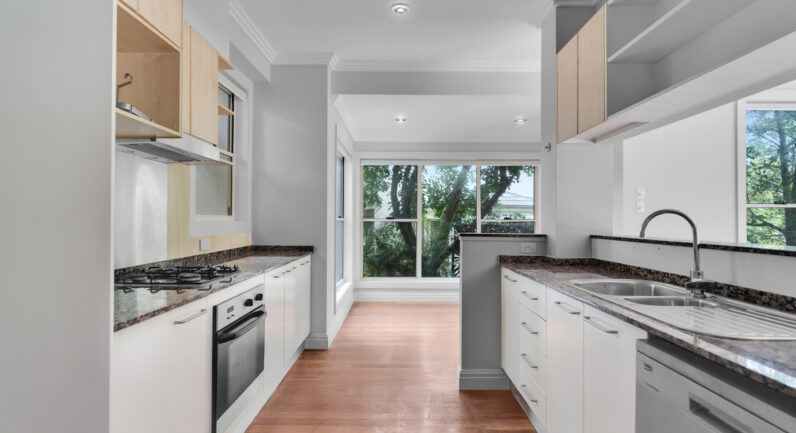 10 Jane Jarvis Way, Macquarie Links NSW 2565