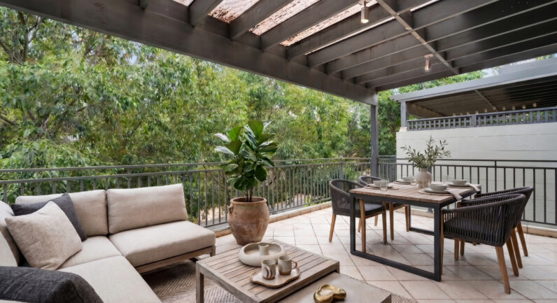 10 Jane Jarvis Way, Macquarie Links NSW 2565