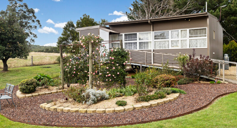 323 Sandys Hill Road, Durham Lead VIC 3352