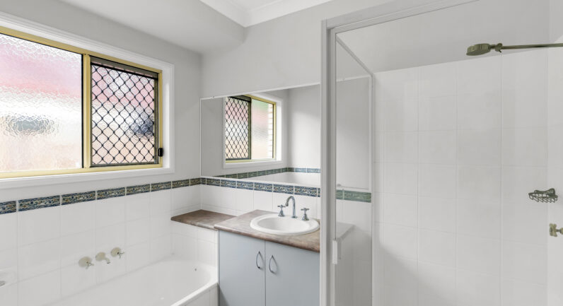 11 Obersky Close, Brinsmead QLD 4870
