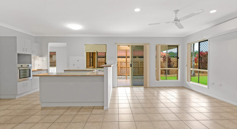 11 Obersky Close, Brinsmead QLD 4870