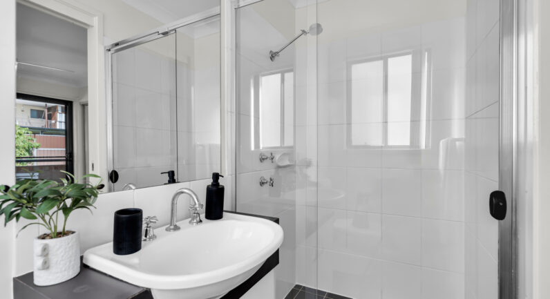 16/14 Benham Road, Minto NSW 2566