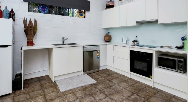 42b Machans Street, Machans Beach QLD 4878