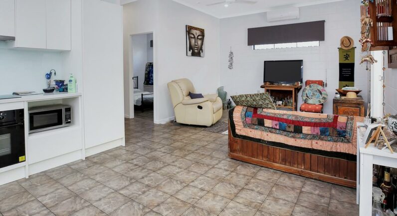 42b Machans Street, Machans Beach QLD 4878