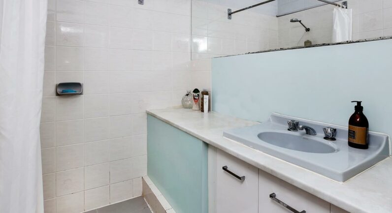 42b Machans Street, Machans Beach QLD 4878