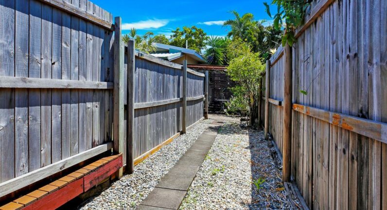 42b Machans Street, Machans Beach QLD 4878