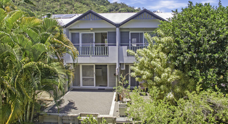 4/17 Marett Street, Stratford QLD 4870