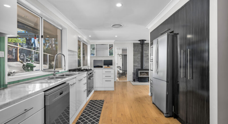 24 Limonite Place, Eagle Vale NSW 2558