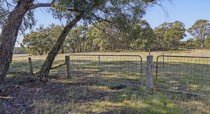 120 Chalkmine Road, Lal Lal VIC 3352