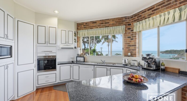 25 Korora Bay Drive, Korora NSW 2450