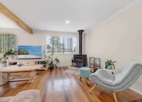 5 Warne Drive