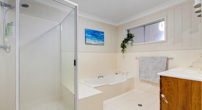 5 Warne Drive, Aldavilla NSW 2440