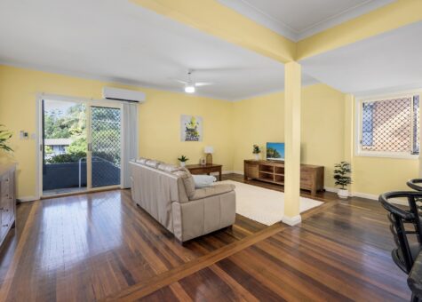 2 Tabrett Street