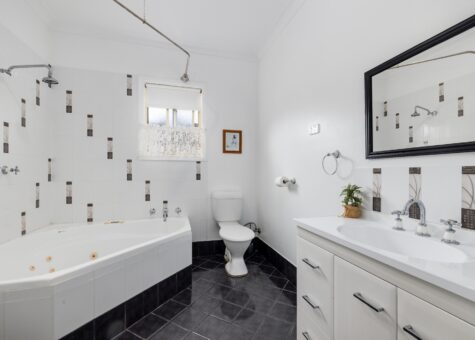 2 Tabrett Street