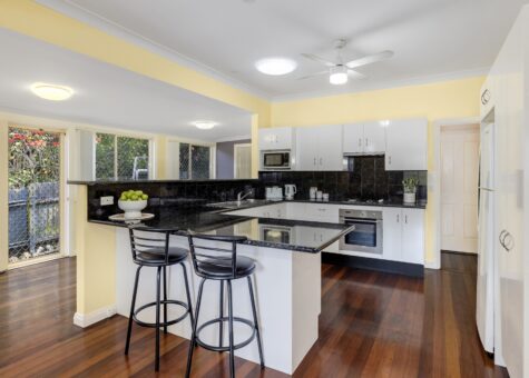 2 Tabrett Street